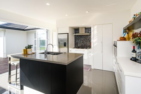 Photo of property in 175 Pacific Drive, Fitzherbert, Palmerston North, 4410