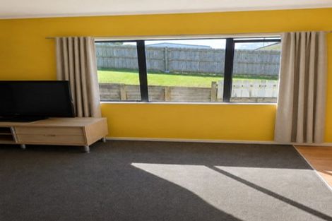 Photo of property in 18 Galilee Avenue, Red Hill, Papakura, 2110
