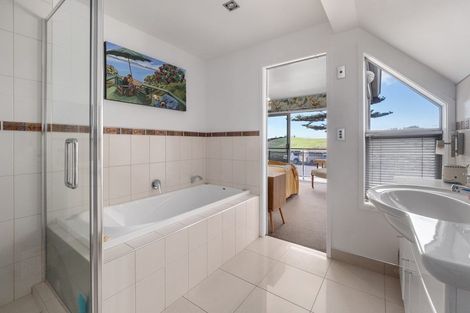 Photo of property in 44a Marine Parade, Mount Maunganui, 3116