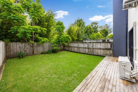 Photo of property in 10a Carlos Drive, Flat Bush, Auckland, 2016