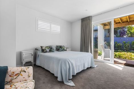 Photo of property in 341 Devonport Road, Tauranga, 3110