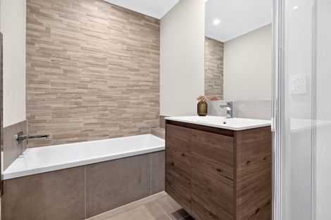 Photo of property in 46 Hobsonville Point Road, Hobsonville, Auckland, 0616