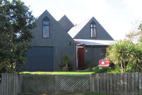 Photo of property in 29 Eruini Street, Waikanae Beach, Waikanae, 5036