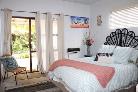 Photo of property in 8 Goodger Street, Waipukurau, 4200