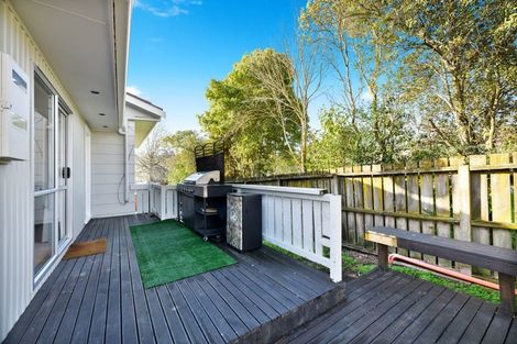 Photo of property in 3 St Margaret Place, West Harbour, Auckland, 0618