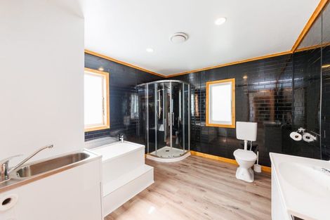 Photo of property in 19 Beach Street, Tangimoana, 4822