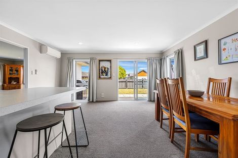 Photo of property in 24 Farnborough Street, Aranui, Christchurch, 8061