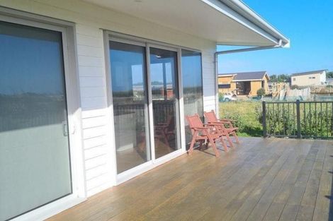 Photo of property in 58 Anglers Avenue, Warea, New Plymouth, 4381