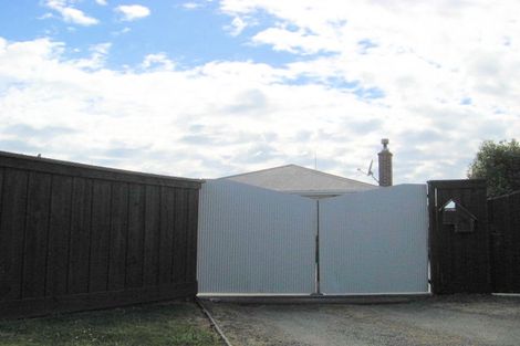 Photo of property in 36 Main North Road, Woodend, 7610