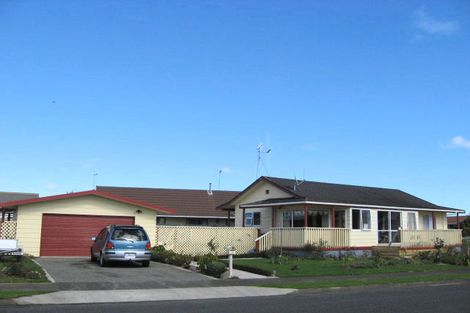 Photo of property in 28 Rimu Street, Levin, 5510