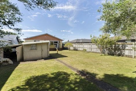 Photo of property in 52 Wallace Place, Westown, New Plymouth, 4310