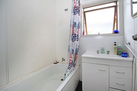 Photo of property in 1/8 Farnborough Crescent, Mangere, Auckland, 2022