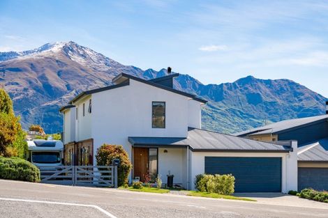 Photo of property in 106a Kings Drive, Wanaka, 9305