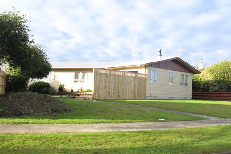 Photo of property in 7 Pinedale Parade, Milson, Palmerston North, 4414