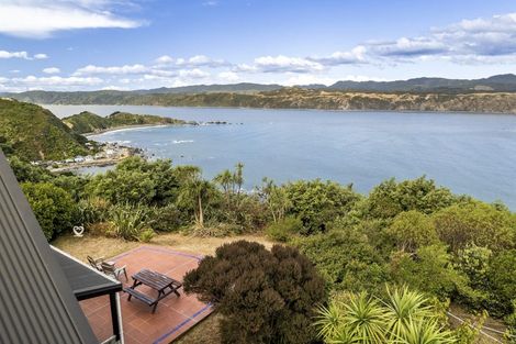 Photo of property in 17b Bowes Crescent, Strathmore Park, Wellington, 6022