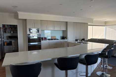Photo of property in 7 Dorchester Place, Orewa, 0931