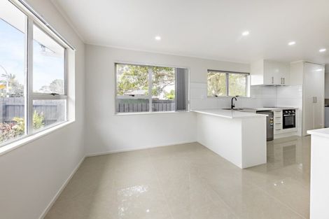 Photo of property in 367 Roscommon Road, Clendon Park, Auckland, 2103