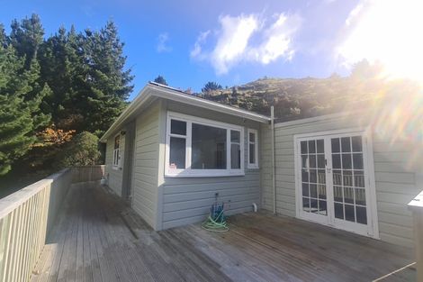Photo of property in 1122 Paekakariki Hill Road, Paekakariki Hill, Porirua, 5381