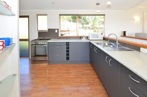 Photo of property in 15 Everard Avenue, Army Bay, Whangaparaoa, 0930