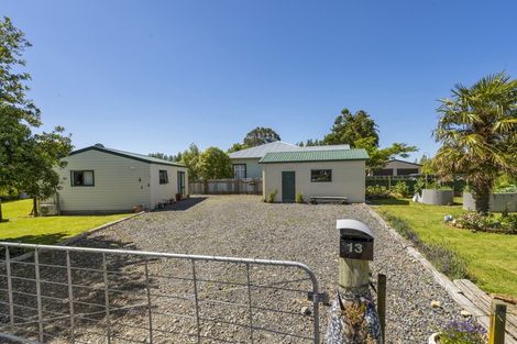 Photo of property in 13 Station Street, Woodville, 4920