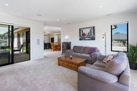 Photo of property in 5 Datum Way, Paraparaumu, 5032