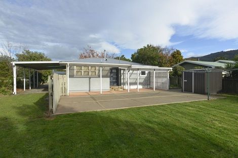 Photo of property in 37 Brandon Street, Featherston, 5710