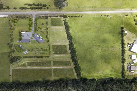 Photo of property in 4037b Far Road North, Pukenui, 0484