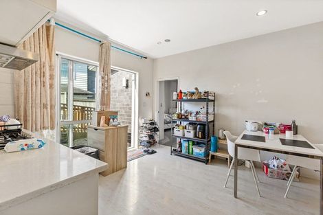 Photo of property in 75 San Valentino Drive, Henderson, Auckland, 0612