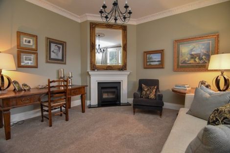 Photo of property in 10 Dixon Street, Carterton, 5713