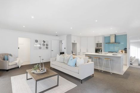 Photo of property in 30 Mandeville Place, Unsworth Heights, Auckland, 0632