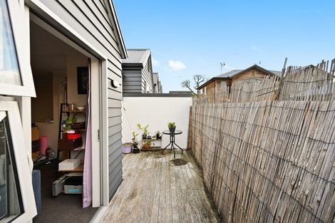 Photo of property in 2/5 Teddy Street, Whitiora, Hamilton, 3200