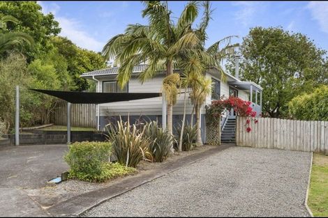 Photo of property in 9 Kupari Place, Totara Vale, Auckland, 0629