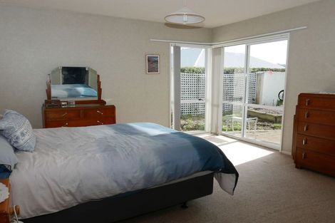 Photo of property in 68 Regency Crescent, Redwood, Christchurch, 8051