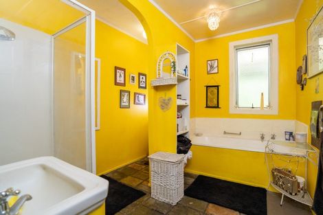 Photo of property in 24 Cross Street, Raglan, 3225