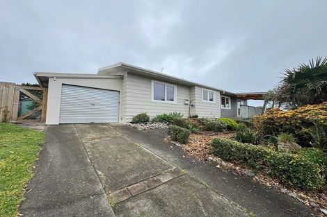 Photo of property in 5 Simcox Street, Otaki Beach, Otaki, 5512