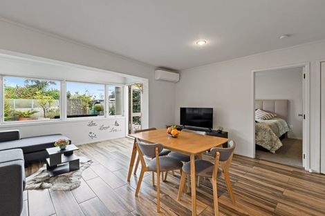 Photo of property in 3/18 Parr Terrace, Castor Bay, Auckland, 0620