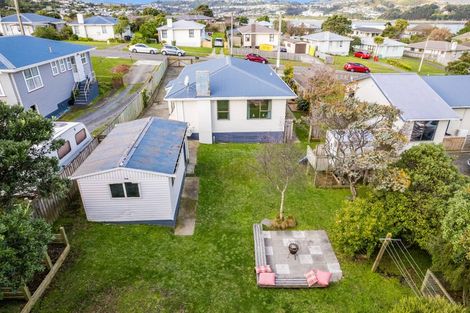 Photo of property in 111 Waiuta Street, Titahi Bay, Porirua, 5022