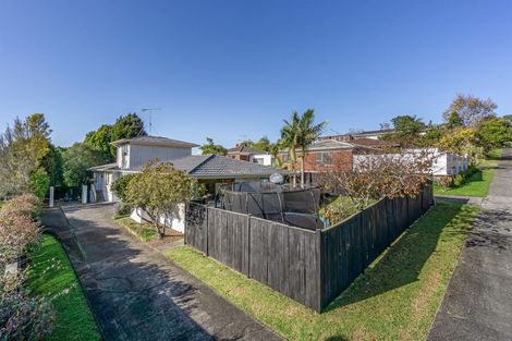 Photo of property in 1/11 Paruru Avenue, Northcote, Auckland, 0627