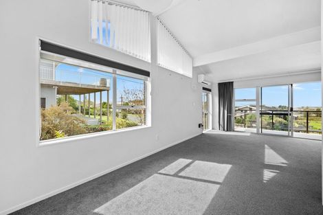 Photo of property in 18 Seaview Road, Ruakaka, 0116