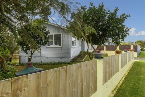 Photo of property in 28 Woodford Avenue, Brookfield, Tauranga, 3110