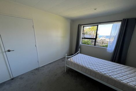 Photo of property in 31 Sunhaven Drive, Newlands, Wellington, 6037