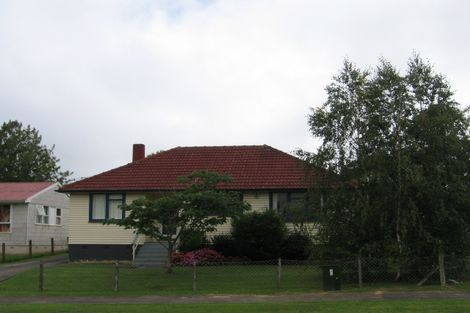 Photo of property in 30 Eastview Road, Glen Innes, Auckland, 1072