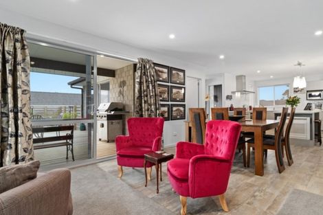 Photo of property in 4 Madeleine Place, Omokoroa, 3114