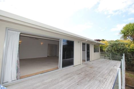 Photo of property in 811b Whangaparaoa Road, Manly, Whangaparaoa, 0930