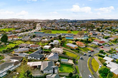 Photo of property in 33 Urlich Avenue, Melville, Hamilton, 3206