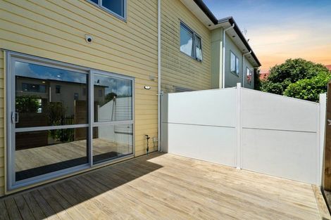 Photo of property in 32/11 Ray Small Drive, Papakura, 2110