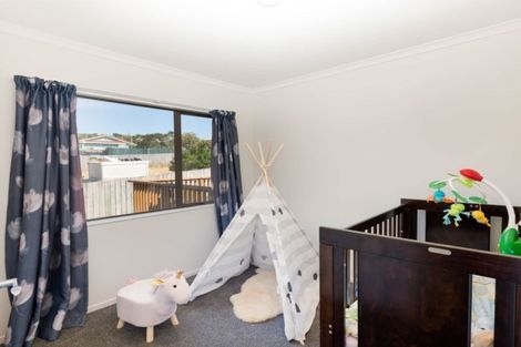 Photo of property in 59a Whanga Crescent, Titahi Bay, Porirua, 5022