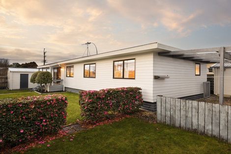 Photo of property in 1 Beadle Place, St Andrews, Hamilton, 3200