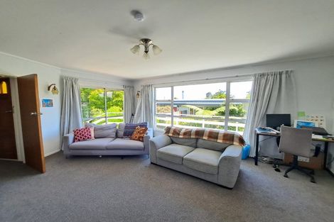 Photo of property in 10 Te Mara Place, Merrilands, New Plymouth, 4312