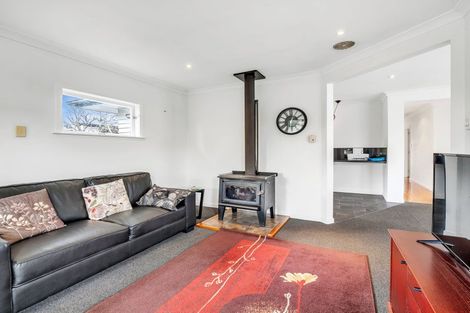 Photo of property in 10 Antrim Place, Hokowhitu, Palmerston North, 4410